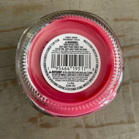 Signature Luminescence Candle - Picture 2 of 3